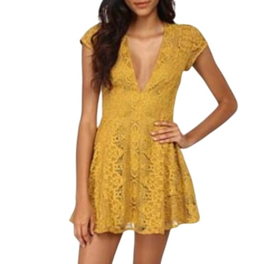For Love & Lemons Sienna Crochet Lace Goldenrod Mini Dress‎ V Neck Size Small